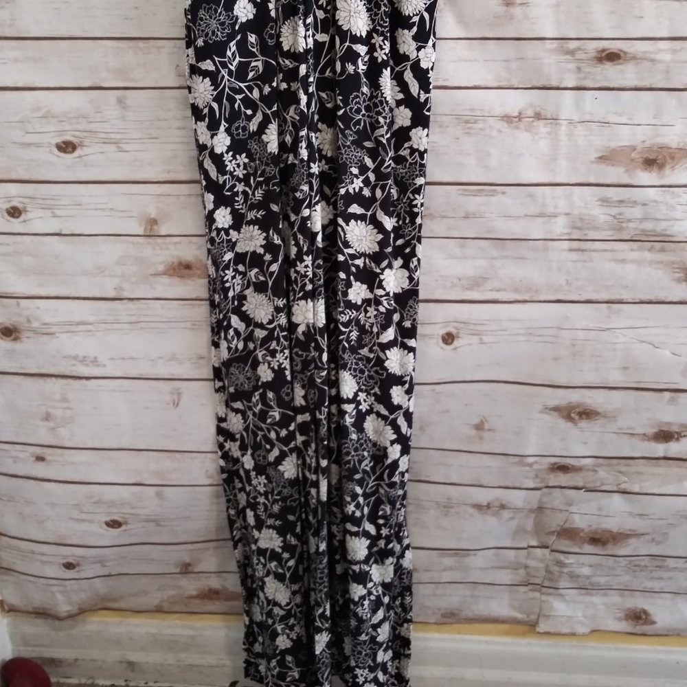 Likely Nellie Navy Blue & White Floral V-neck Jumpsuit Size 0 NWT - Picture 3 of 7